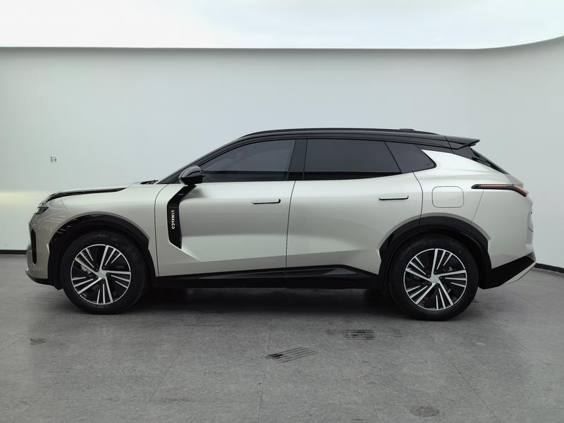 Lynk & Co Lynk&Co 08 EM-P 2023