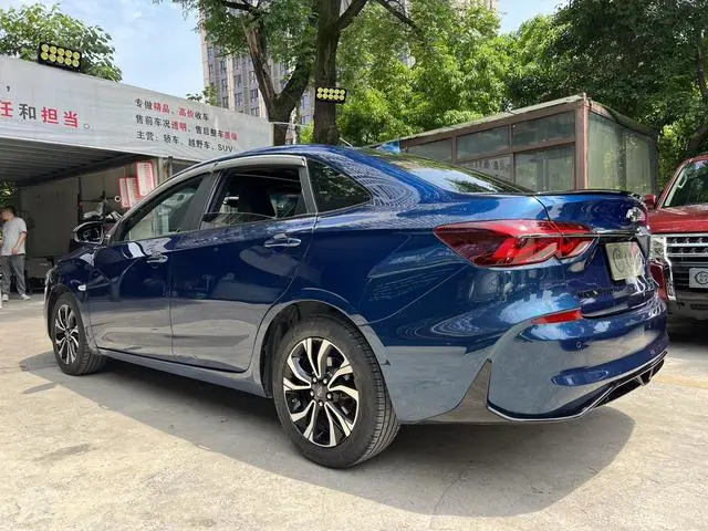 Chevrolet Cruze RS 330T Automatic Fun Version
