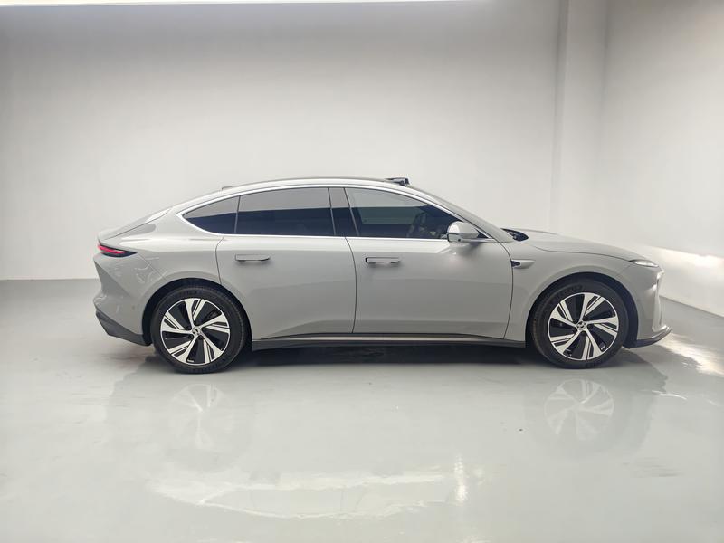 NIO NIO ET5 2024
