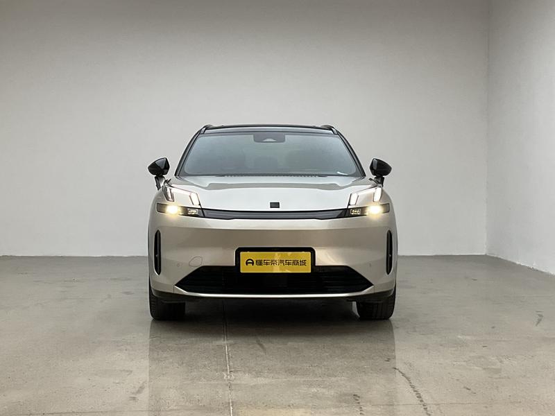 Lynk & Co Lynk&Co 08 EM-P 2023