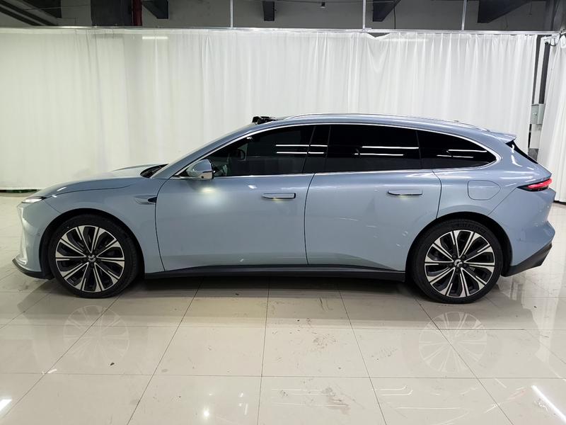 NIO NIO ET5 Touring 2023