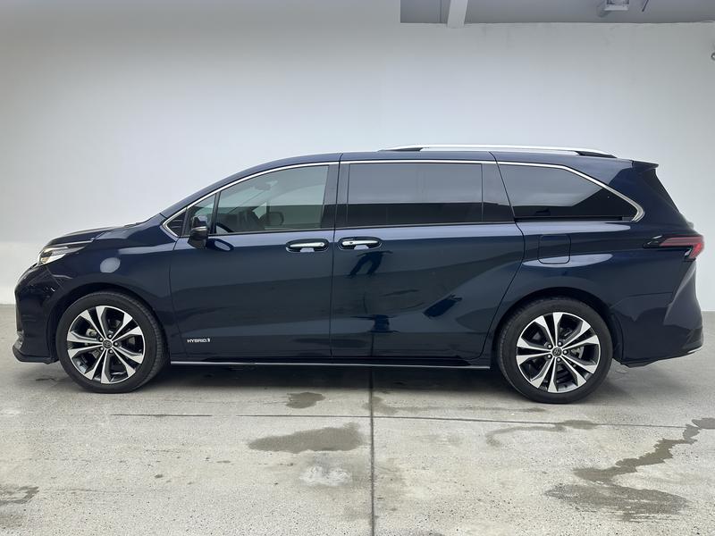 Toyota Gravia 2022