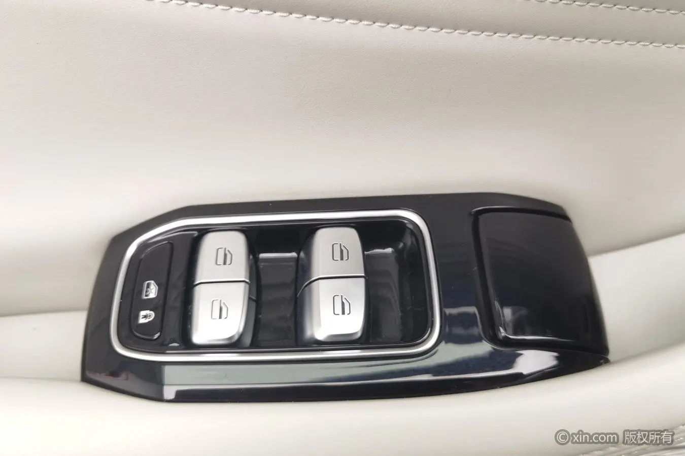 EXEED Xingtu Yaoguang 400T four-wheel drive luxury edition