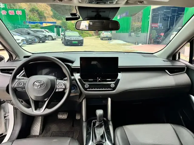 TOYOTA Fenglanda 2.0L Smart Electric Hybrid Dual Engine Leading Version
