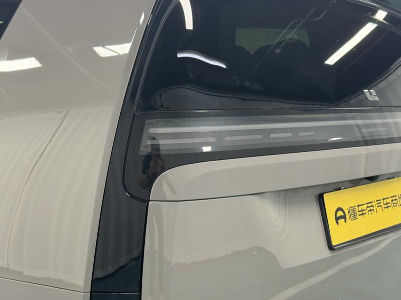 Li Auto Ideal MEGA 2024
