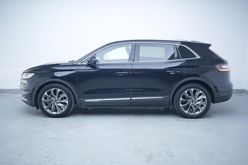 Lincoln Voyager 2021