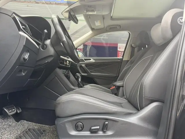 Volkswagen Tiguan L 330TSI two-wheel drive R-Line Premium edition