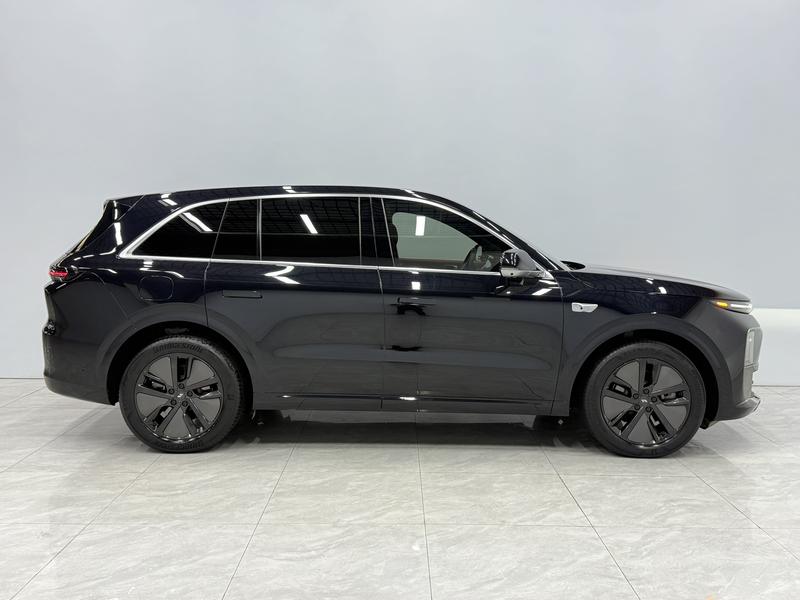 Li Auto Ideal L6 2024