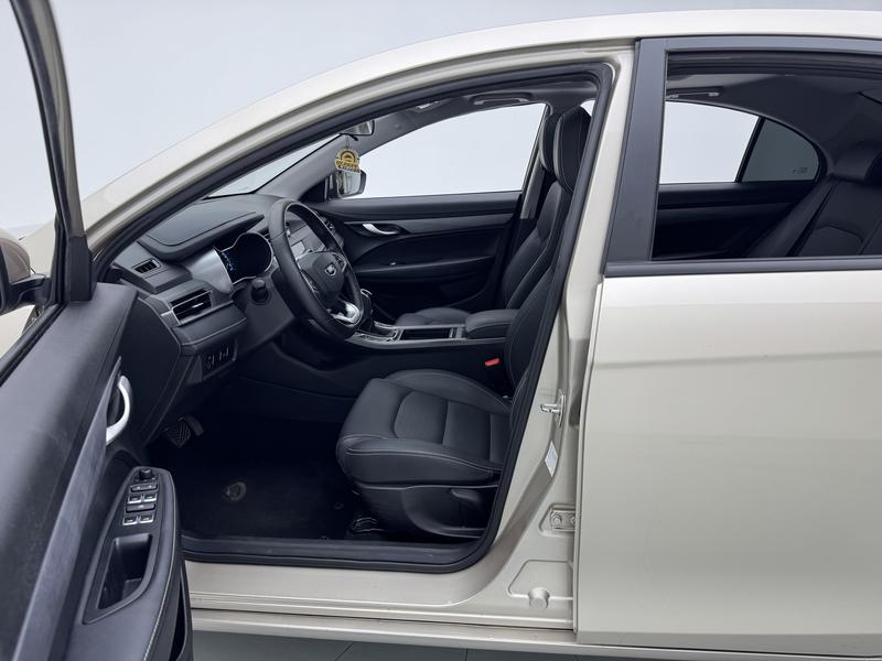 Geely Emgrand 2021