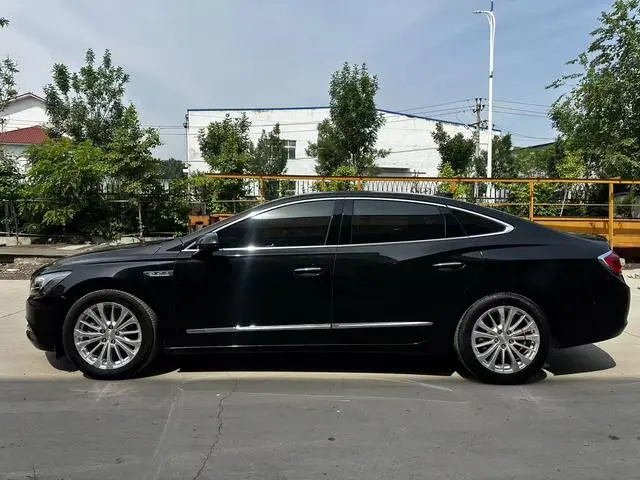 Buick Lacrosse 28T Elite type