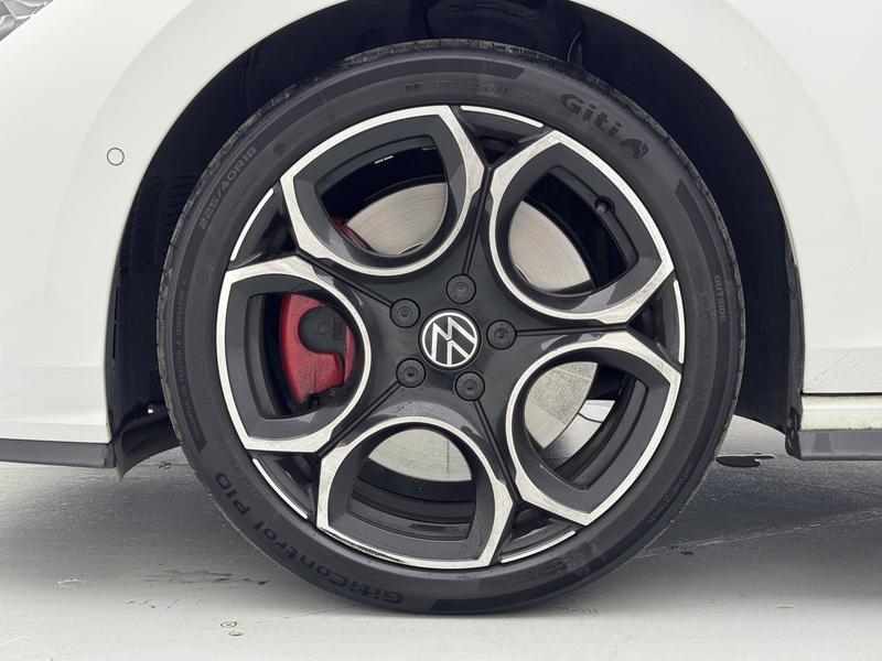 Volkswagen Golf GTI 2025
