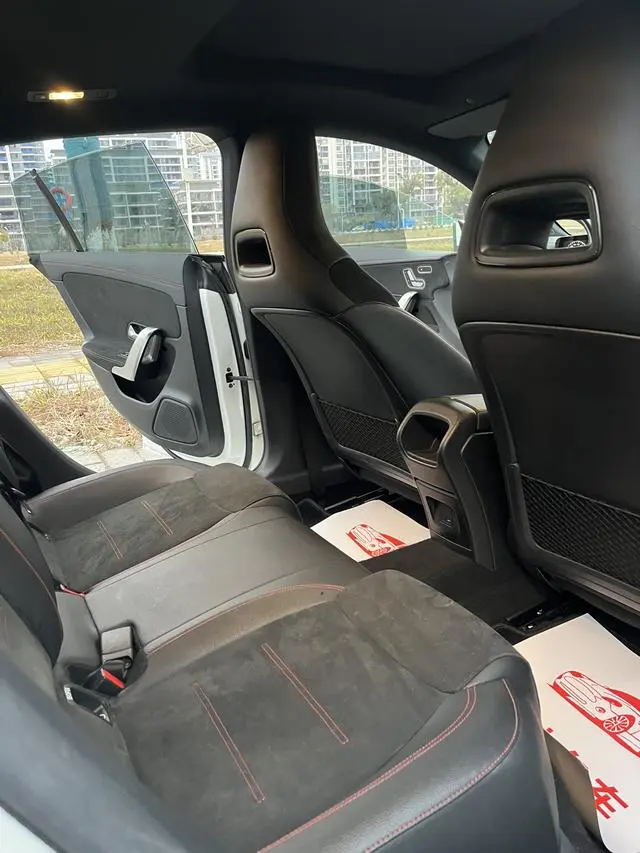 Mercedes-Benz Mercedes-Benz CLA CLA 200 five-door hunting sports car