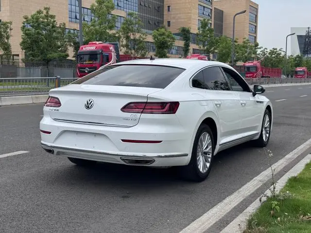 Volkswagen Volkswagen CC 330TSI Charm Edition Country V