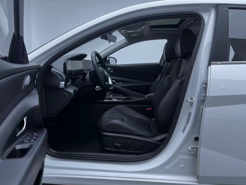 Hyundai Elantra 2023