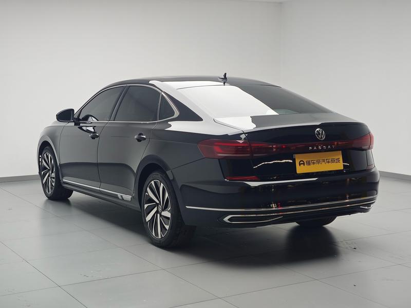 Volkswagen Passat 2024