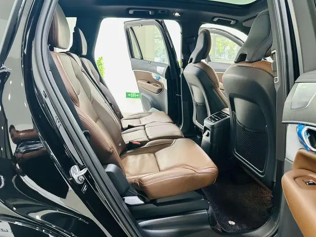 Volvo Volvo XC90 PHEV E-drive hybrid T8 Long battery life Zhizun Deluxe Edition 7 Seats