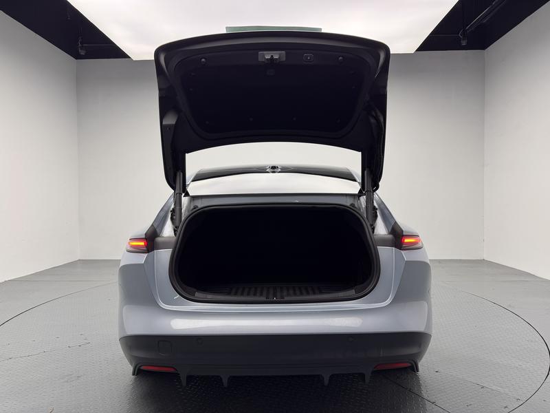 NIO NIO ET5 2022