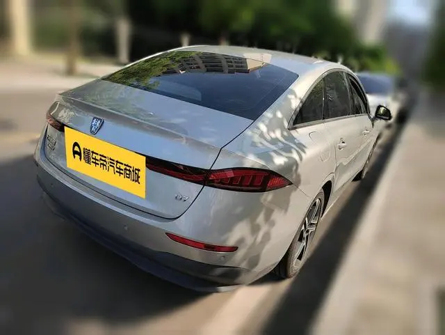 Roewe Roewe D7 DMH 125 Excellent Edition