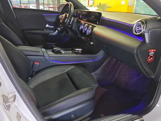 Mercedes-Benz Mercedes-Benz A-class A 200 L sports sedan fashion Version