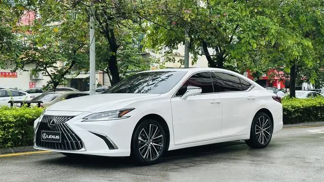 Lexus Lexus ES 300h Premium Edition
