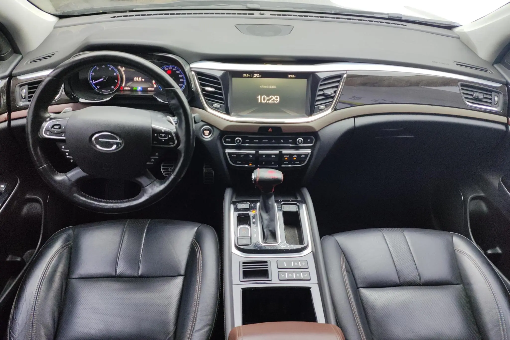 GAC Trumpchi GS8 320T two-wheel drive luxury Zhilian Edition 7 seats