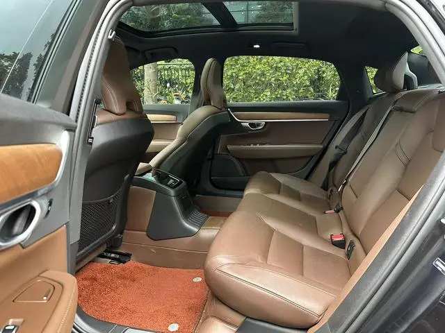 Volvo Volvo S90 PHEV T8 four-wheel drive long battery life Zhiyi Deluxe Edition