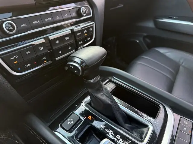 GAC Trumpchi GS8 320T two-wheel drive luxury Zhilian Edition 7 seats