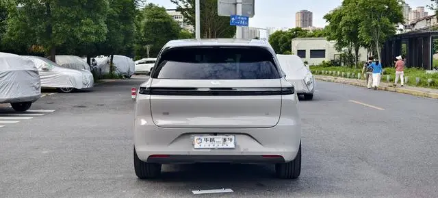 Li Auto Ideal L6 Max version