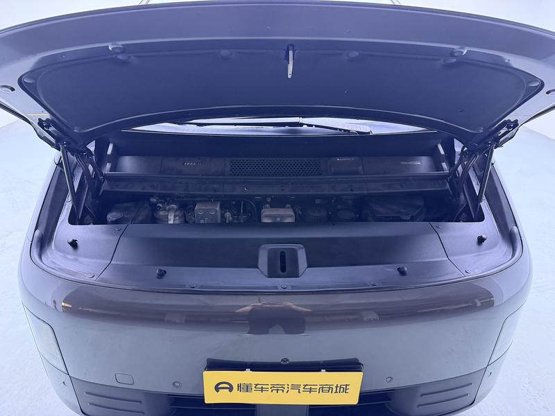 Li Auto Ideal MEGA 2024