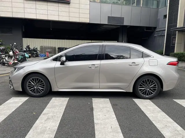 TOYOTA Ling Shang 2.0L Deluxe Edition