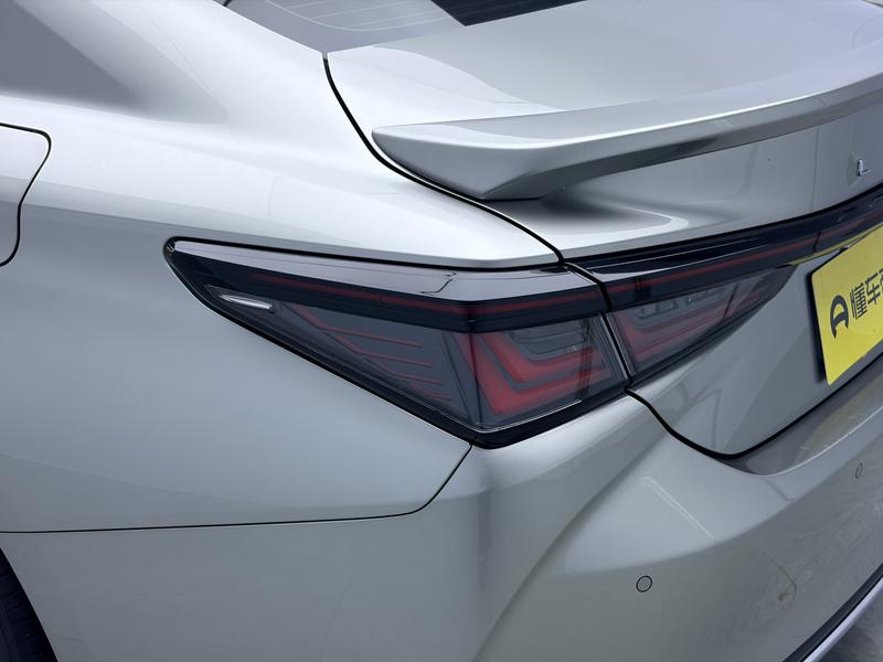Lexus Lexus ES 2025