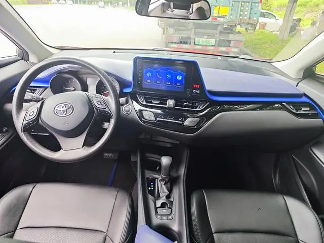 TOYOTA Toyota C-HR 2.0L Comfort Version