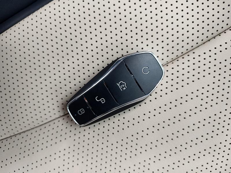 BYD dolphin 2025