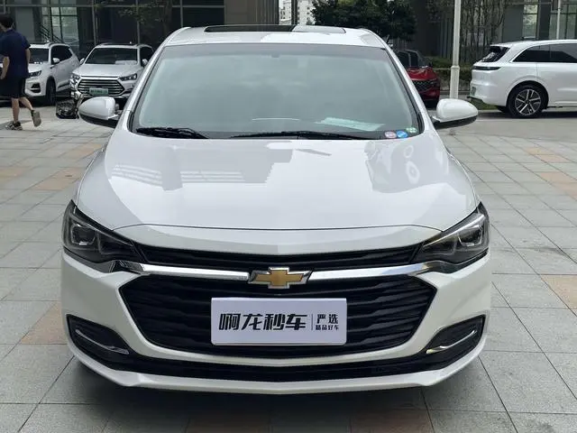 Chevrolet Cruze 320 automatic Enjoy Skylight version
