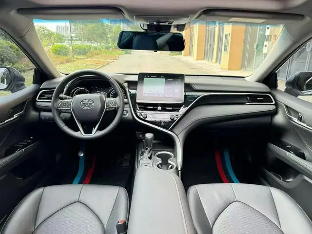 TOYOTA Camry 2.0G Deluxe Edition
