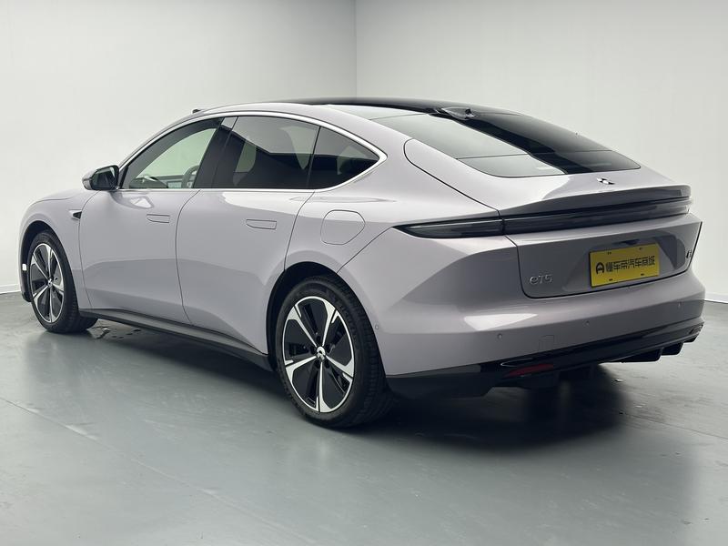 NIO NIO ET5 2025