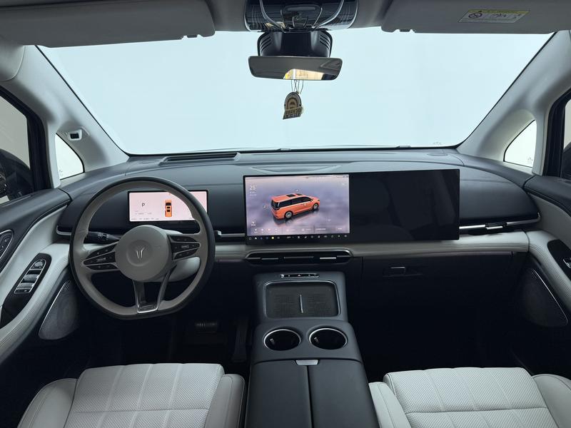 Voyah Lantu Dreamer PHEV 2025