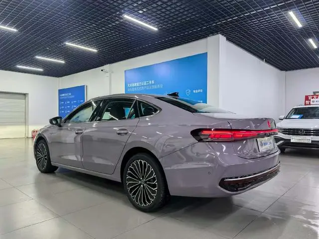 Volkswagen Passat Pro 380TSI Dragon Edition