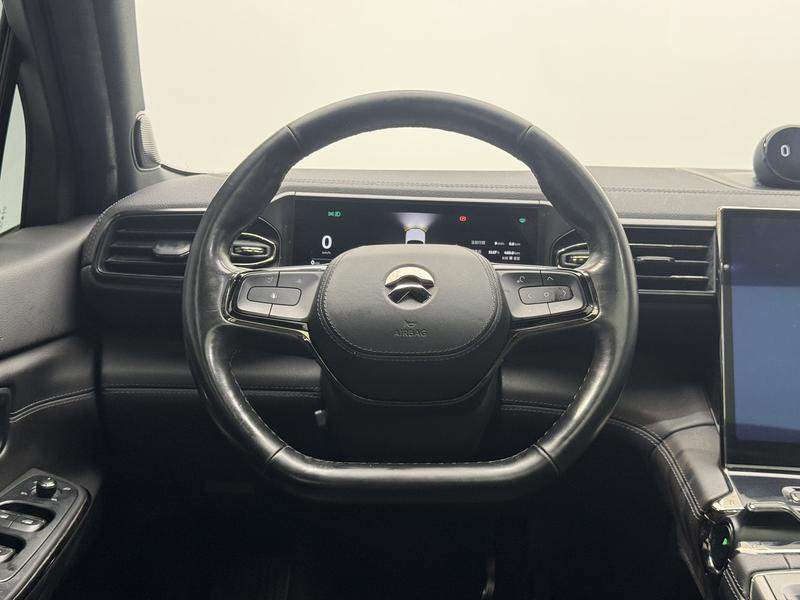 NIO NIO ES8 2020