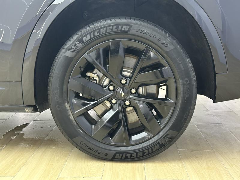 Li Auto Ideal L8 2023