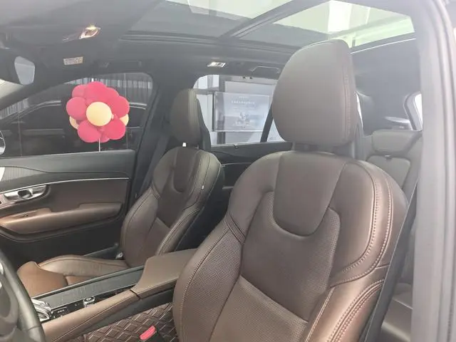 Volvo Volvo XC90 PHEV E-drive hybrid T8 Zhizun Deluxe Edition 7 Seats
