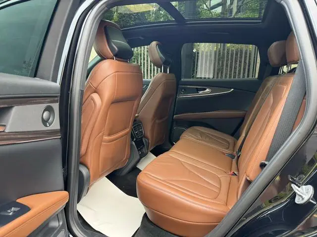 Lincoln Navigator 2.0T four-wheel drive Zunya Edition