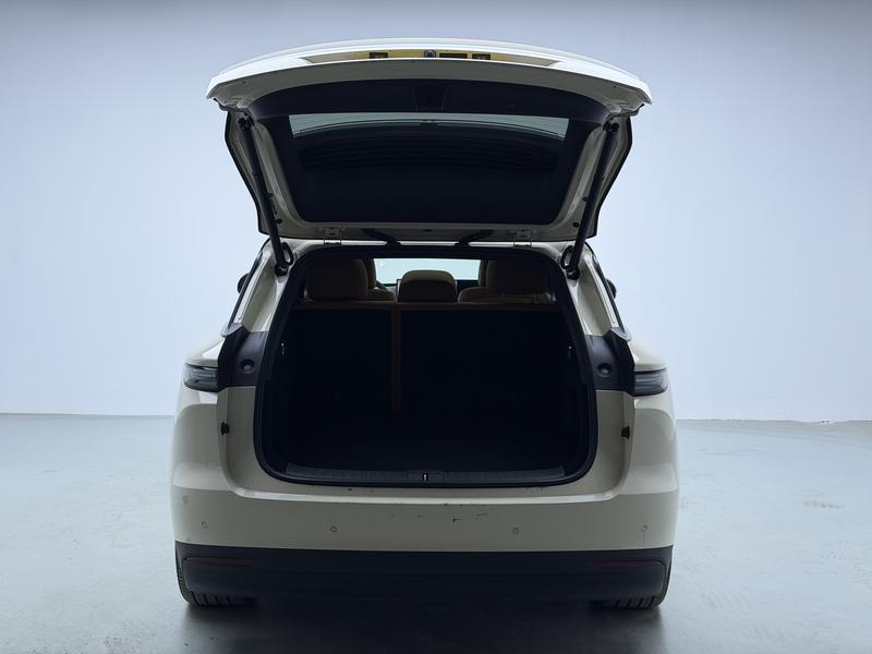 Li Auto Ideal i6 2025