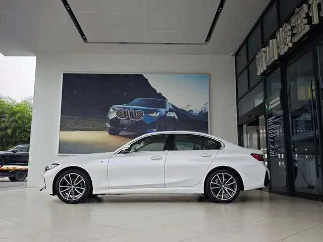 BMW BMW 3 Series 325i M sports suit