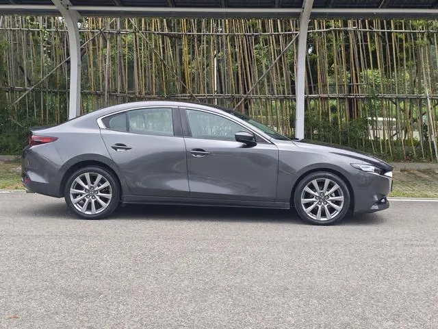 Mazda Mazda 3 Angkesaila 2.0L automatic quality elegant version