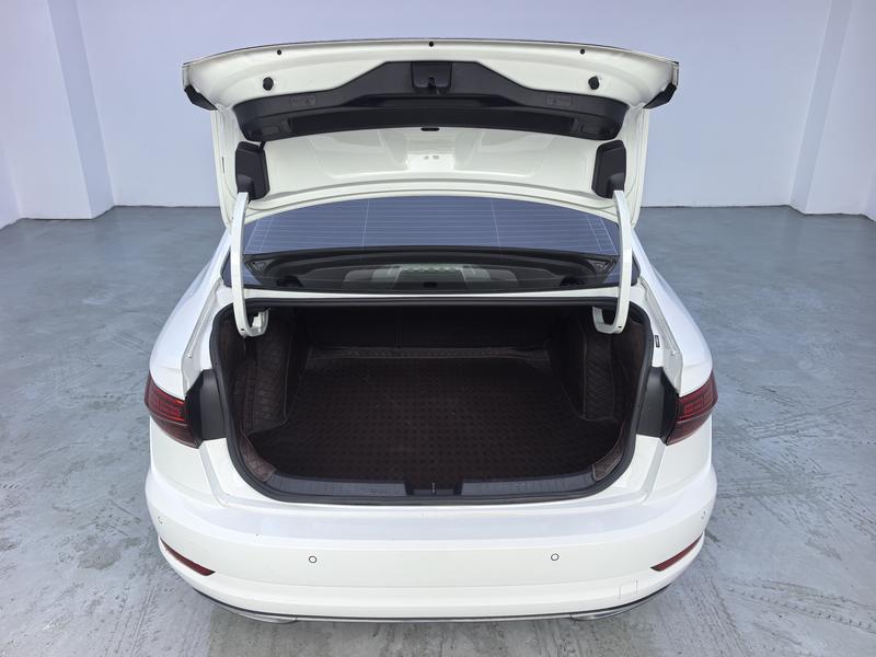 Volkswagen Sagitar 2021