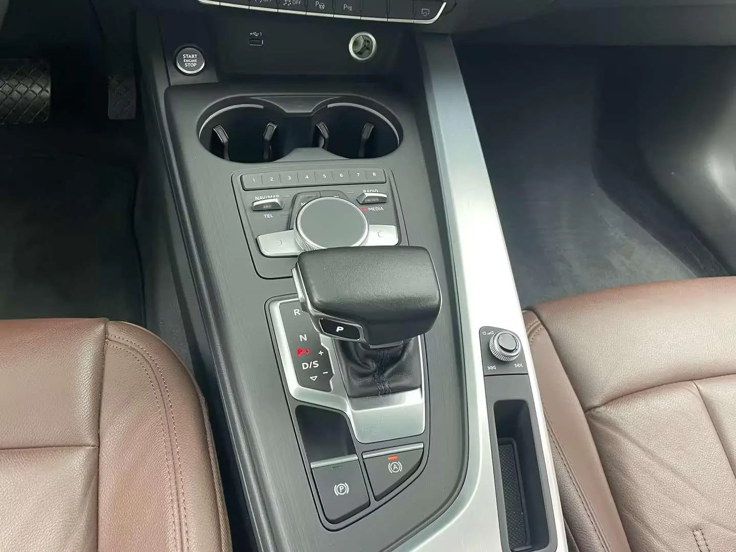 Audi Audi A4L 40 TFSI fashion country VI