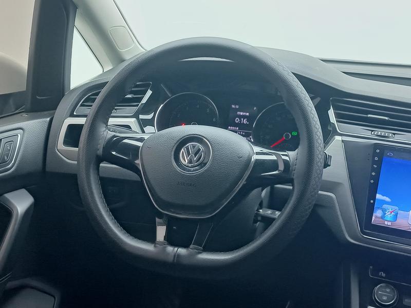 Volkswagen Touran L 2016