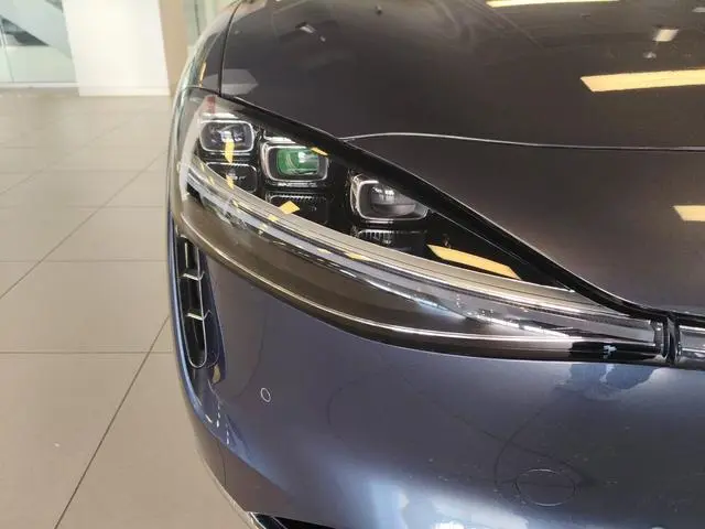 Stelato Enjoy the world S9 Extended range rear drive Ultra