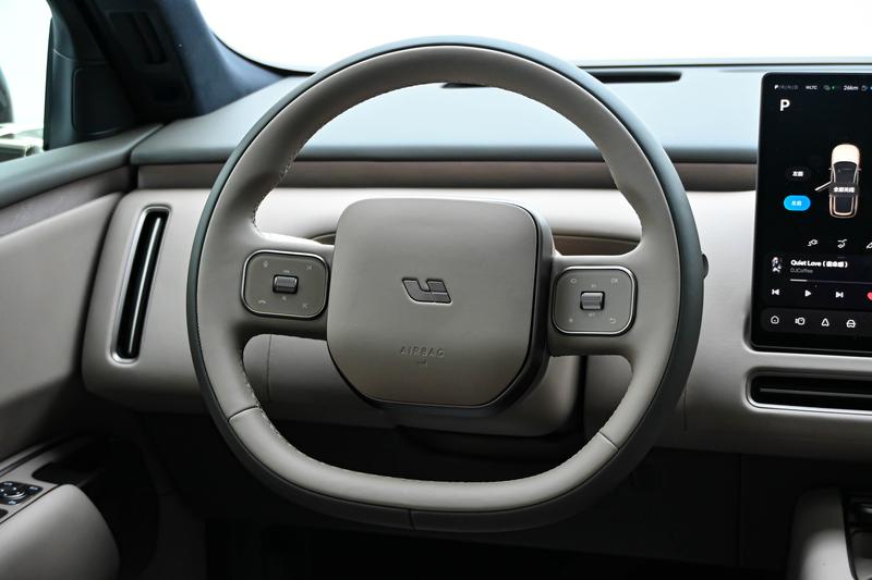 Li Auto Ideal L9 2026